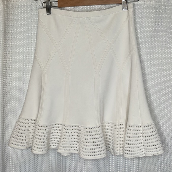 Diane Von Furstenberg DVF Samara Crochet Hem Knit Flare Skirt Sz M - Picture 7 of 15